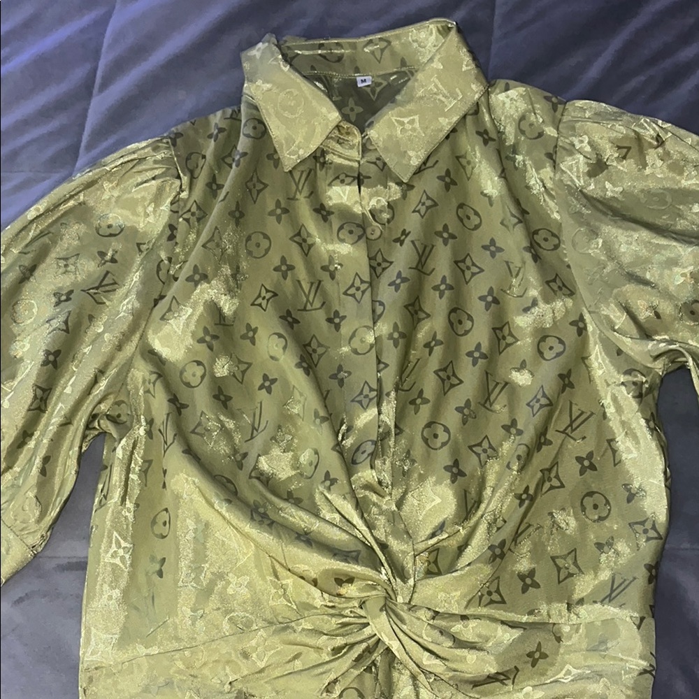 Designer Short Sleeve Button Up Green Shirt Size M